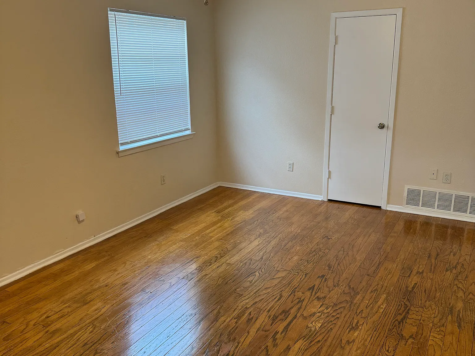 6005 Calloway Ct — Photo 3