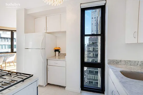 Sold by Sotheby's International Realty | media 7