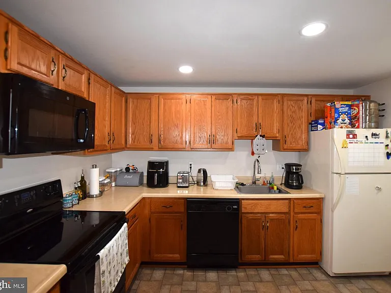 6560 Lochleigh Ct — Photo 4