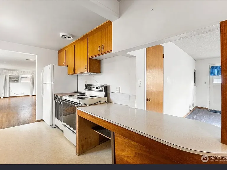 110 H St SE — Photo 20