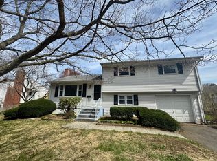 40 Wolcott Rd, West Hartford, CT 06110