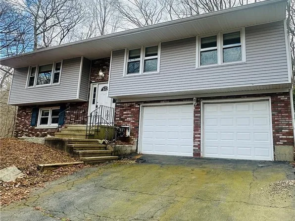 123 Deepwood Drive, Madison, CT 06443