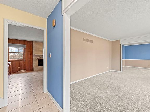 4th image of 6915 N Woodland Ave