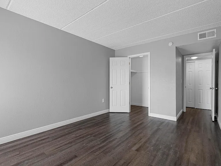 Palm Square Homes — Photo 20