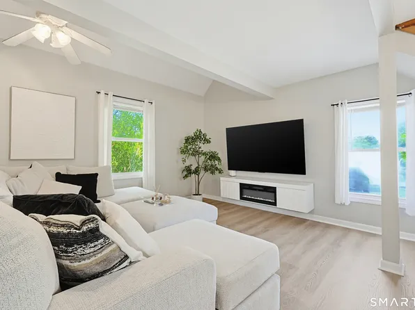 (undisclosed Address), Pawcatuck, CT 06379
