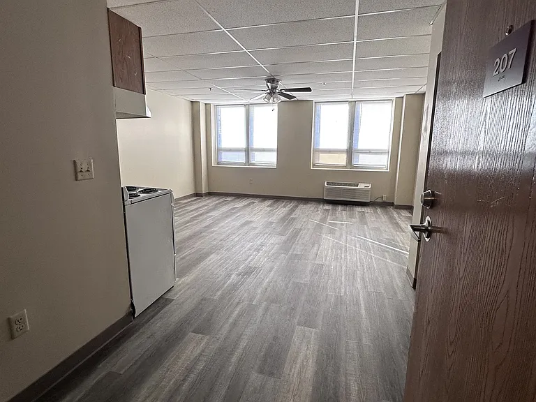 Madison Street Apartments — Photo 12