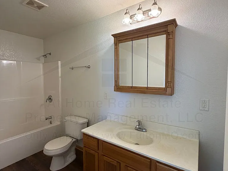 1902 Dunham Dr — Photo 24
