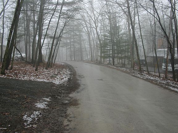 3rd image of 1279 Park Dr
