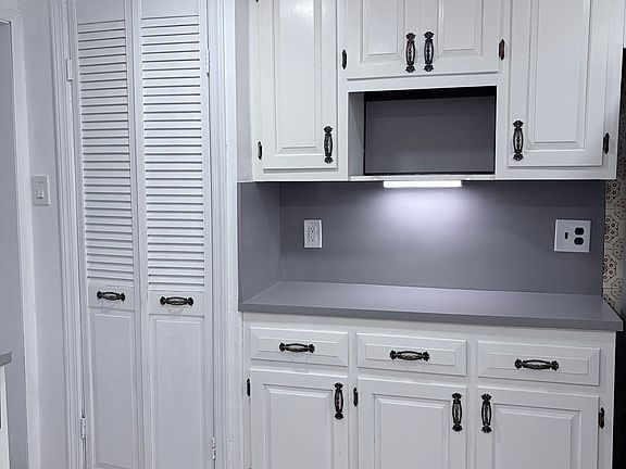 Kitchen closet