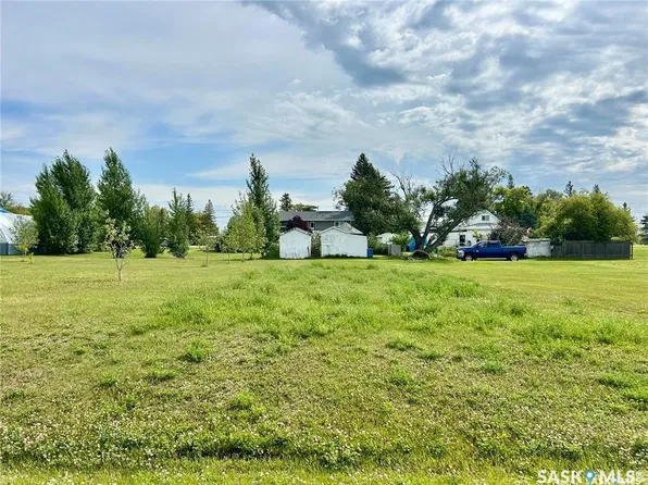640 1st Avenue W, Zenon Park, SK S0E 1W0