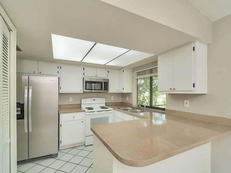 1329 SE 12th St — Photo 7