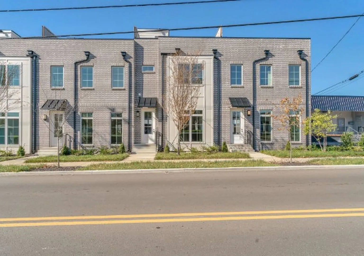 For Lease- New Build Townhome With Rooftop In Lebanon! — Photo 2