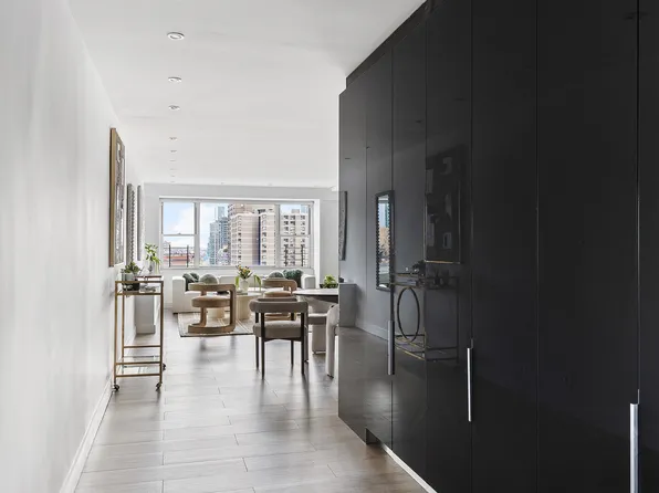 340 East 64th Street image 14 of 23