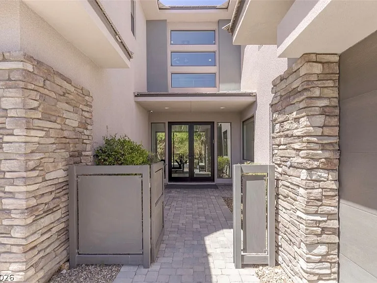 47 Pristine Glen St — Photo 10