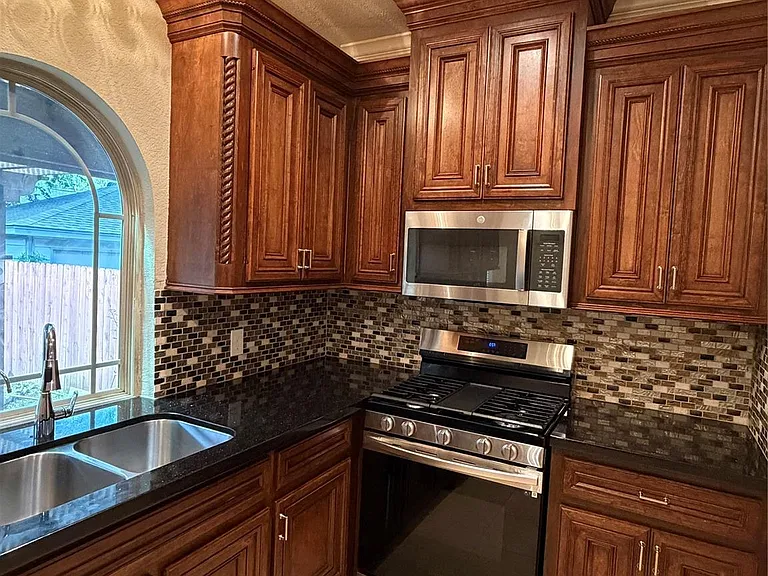 1710 Castlerock Dr — Photo 8