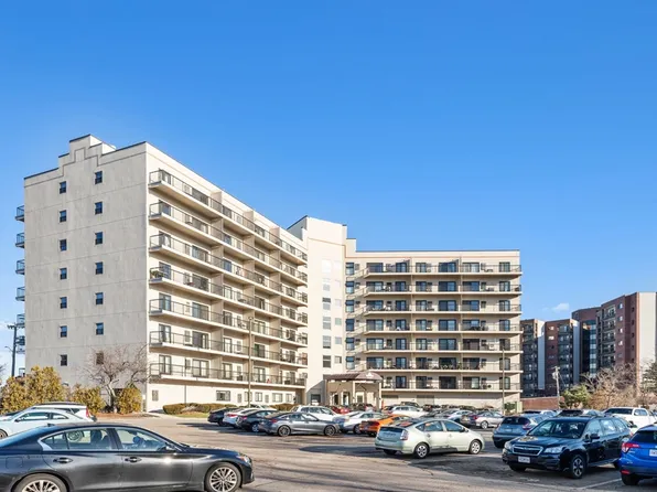 133 Commander Shea Blvd APT 303, Quincy, MA 02171