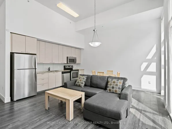 253 Albert St #5, Waterloo, ON N2L 0G3