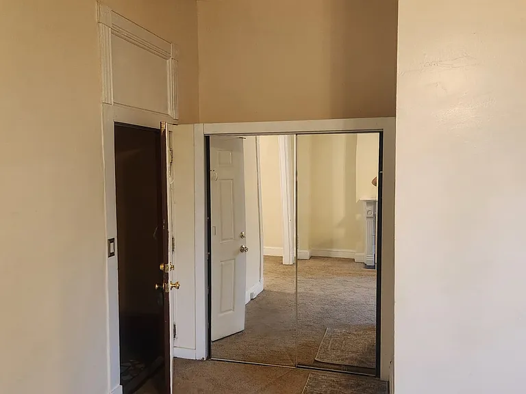 2106 Saint Paul St #2F — Photo 17