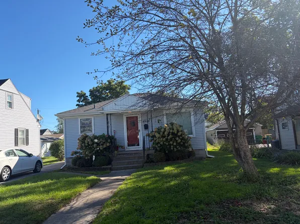 8939 Revere Ct, Munster, IN 46321