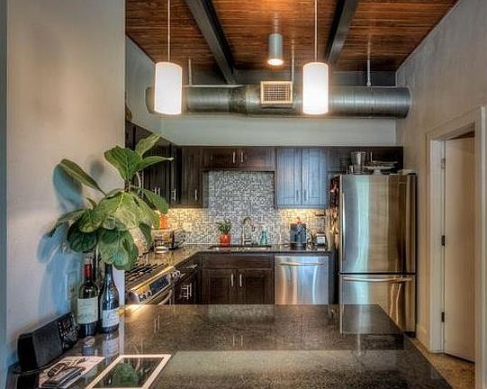 3rd image of 2205 N Lamar Blvd Unit 216