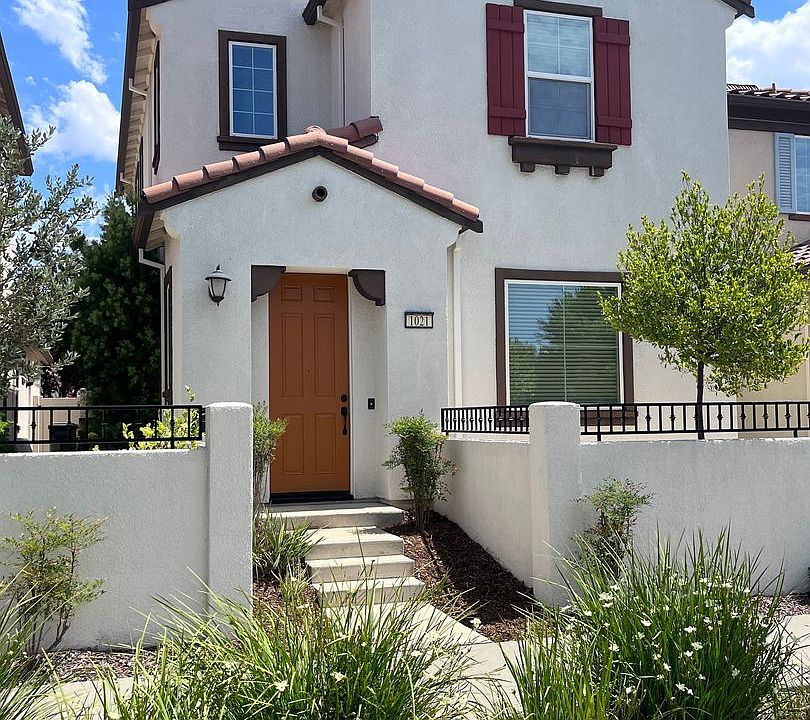1st image of 1021 Chapelhill Ln