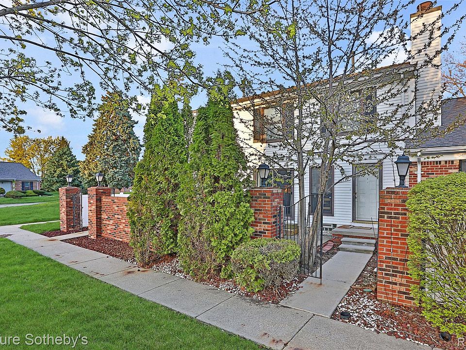 1st image of 38730 Golfview Dr E