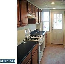 4th image of 235 Filbert Ave