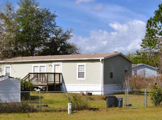 201 Stuart Ave, Interlachen, FL 32148