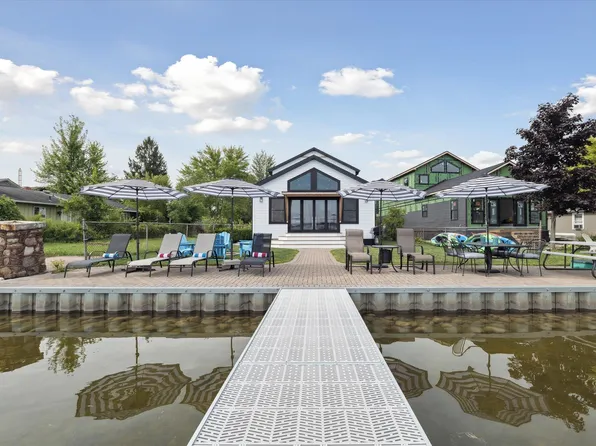 9098 Dexter Pinckney Rd, Pinckney, MI 48169