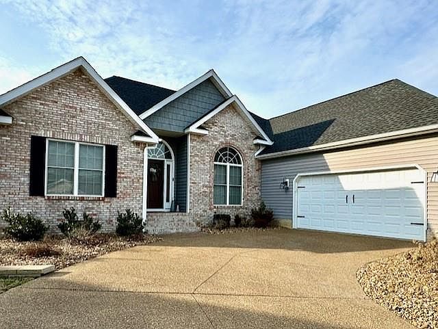 1st image of 743 Glencrest Dr