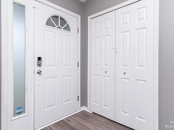 4th image of 7257 Maplelawn Dr