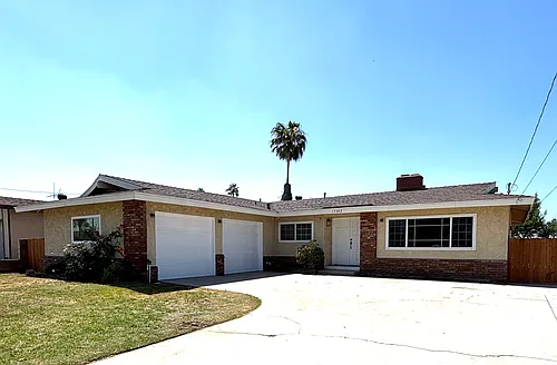 17343 Pine Ave Photo 1