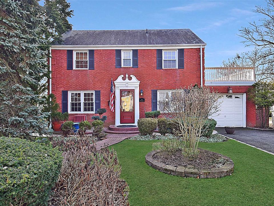 1st image of 6 Gerard Ave E