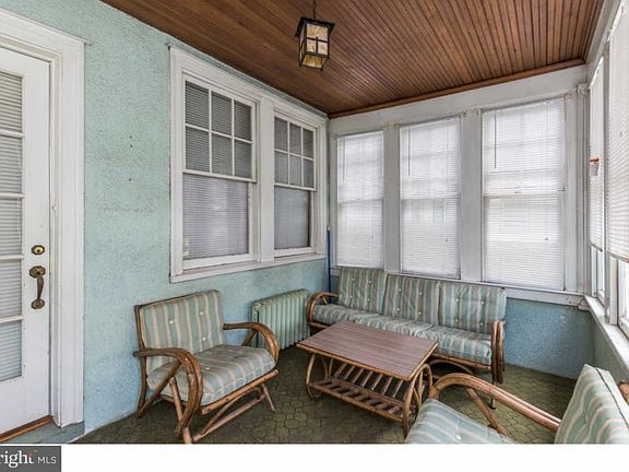 3rd image of 147 Lewis Ave