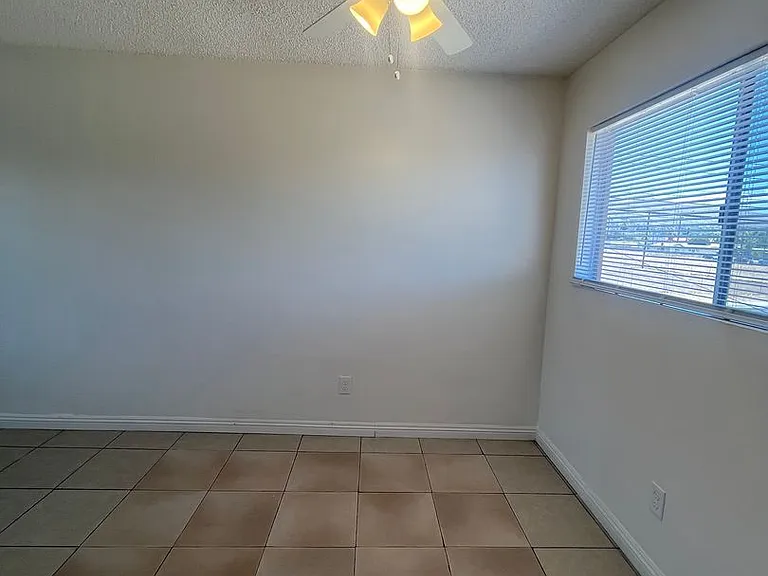 Casa Buena Apartments — Photo 9