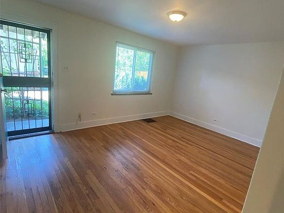 3rd image of 1408 Fairfax St