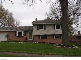 683 N Azalea Blvd, Barberton, OH 44203