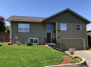 53 Sweden Cir, Silverton, OR