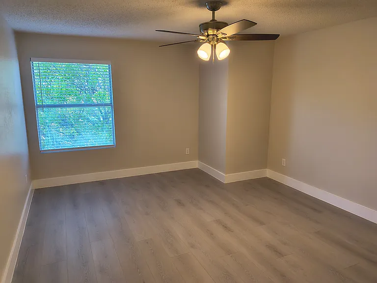 Upstairs Bedroom 3 of 4