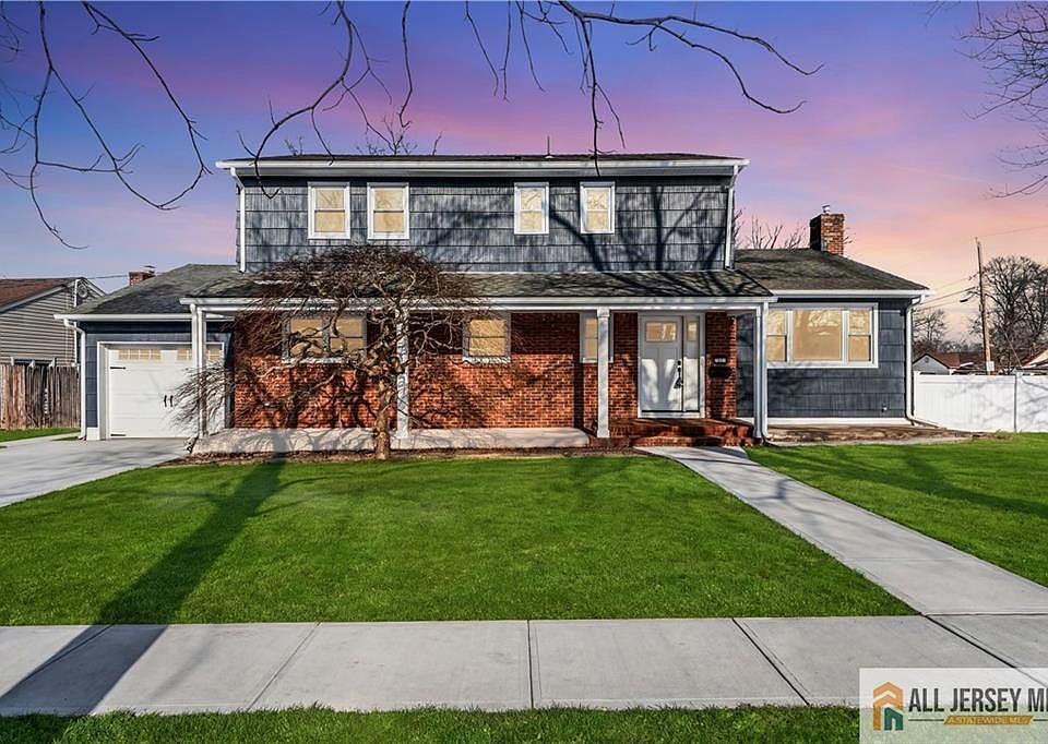 1st image of 27 Sheppard Pl