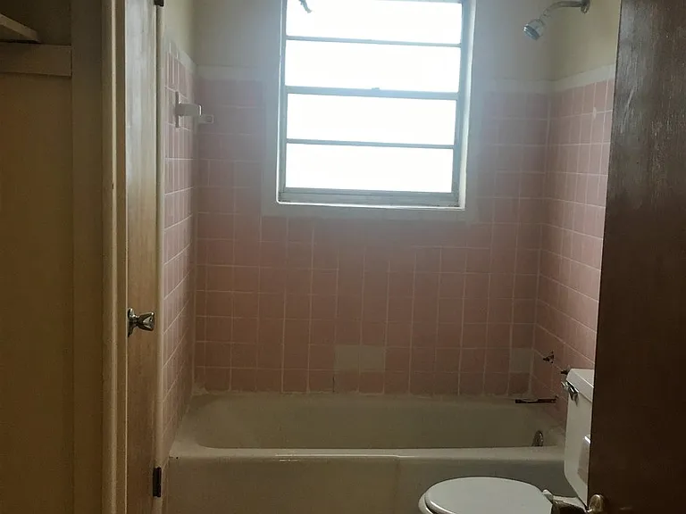 107 E. Adair St. — Photo 7