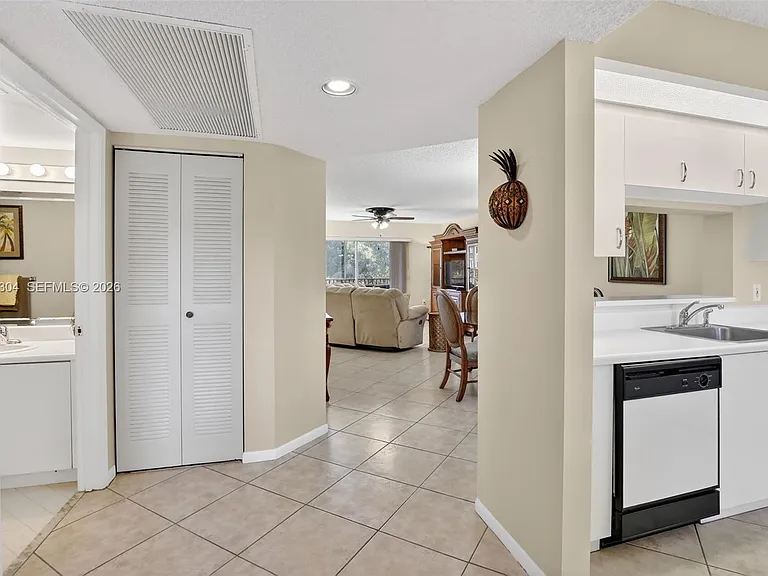 1651 SW 127th Ave #305A — Photo 16