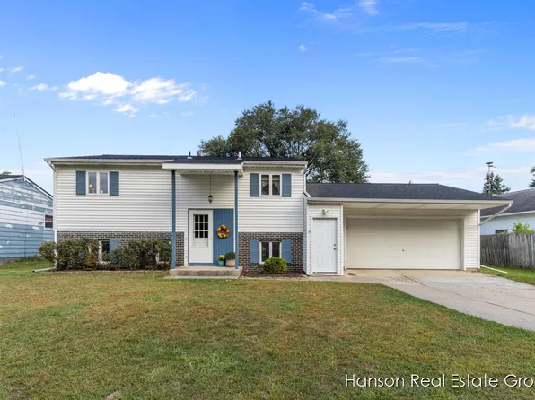 1470 Carol Lynne Dr, Lowell, MI 49331