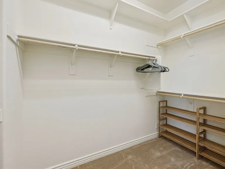 211 E Brinley Dr — Photo 27