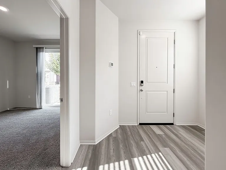 28076 Melrose Dr — Photo 18