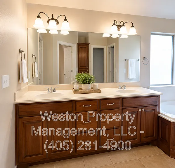 821 NW 120th Ter — Photo 10
