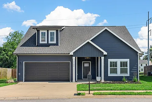 1140 Eagles Bluff Dr Photo 1