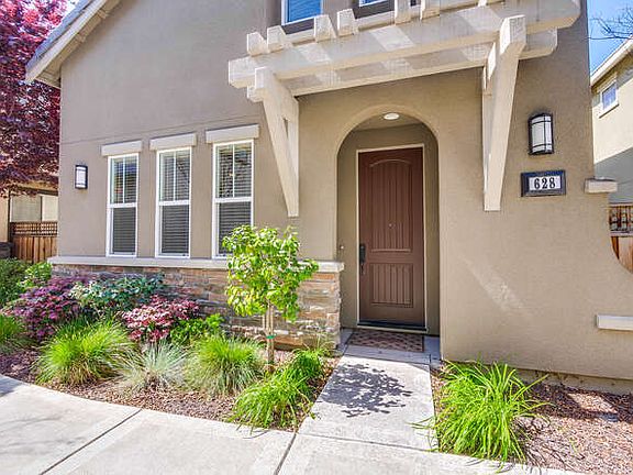 2nd image of 628 Montage Cir