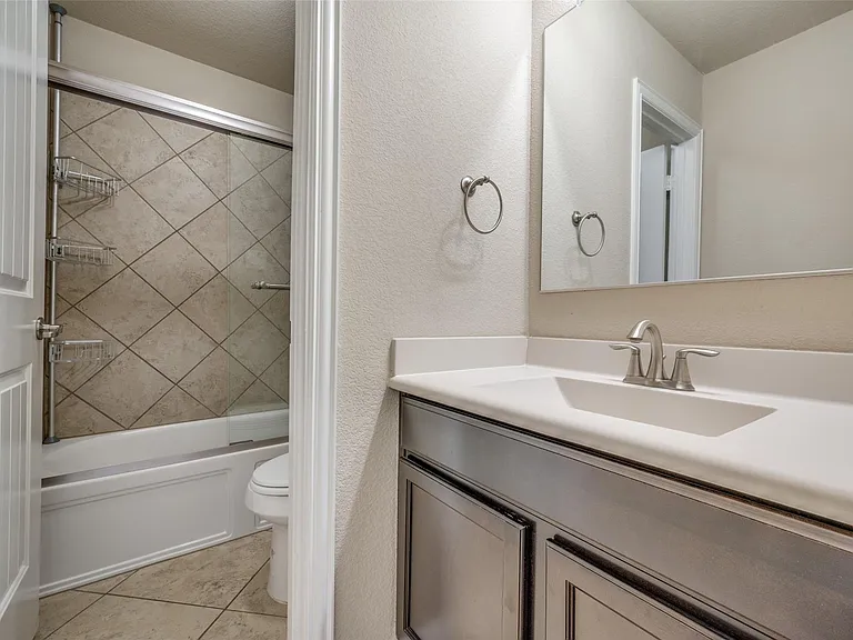 1017 Nob Hill Pl — Photo 7