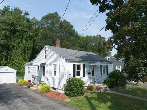 58 Gilman St, Springfield, MA 01118